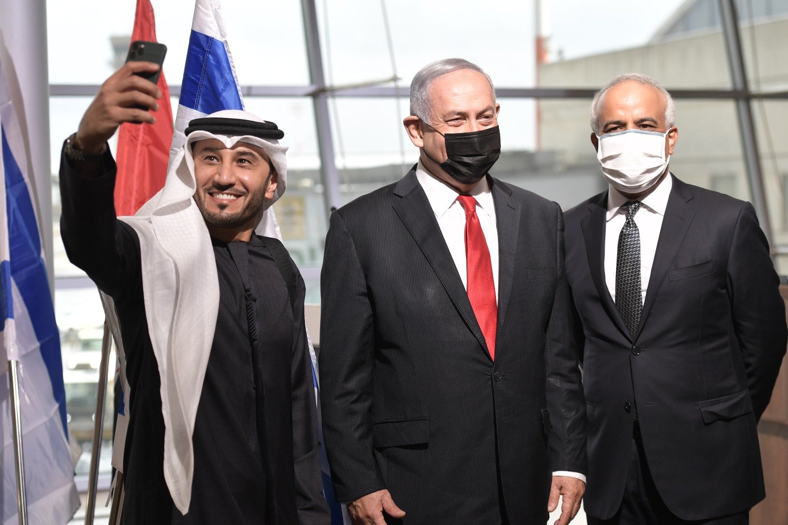 نتنياهو يستقبل الرحلة التجارية الأولى من دبي: نصنع التاريخ!-2