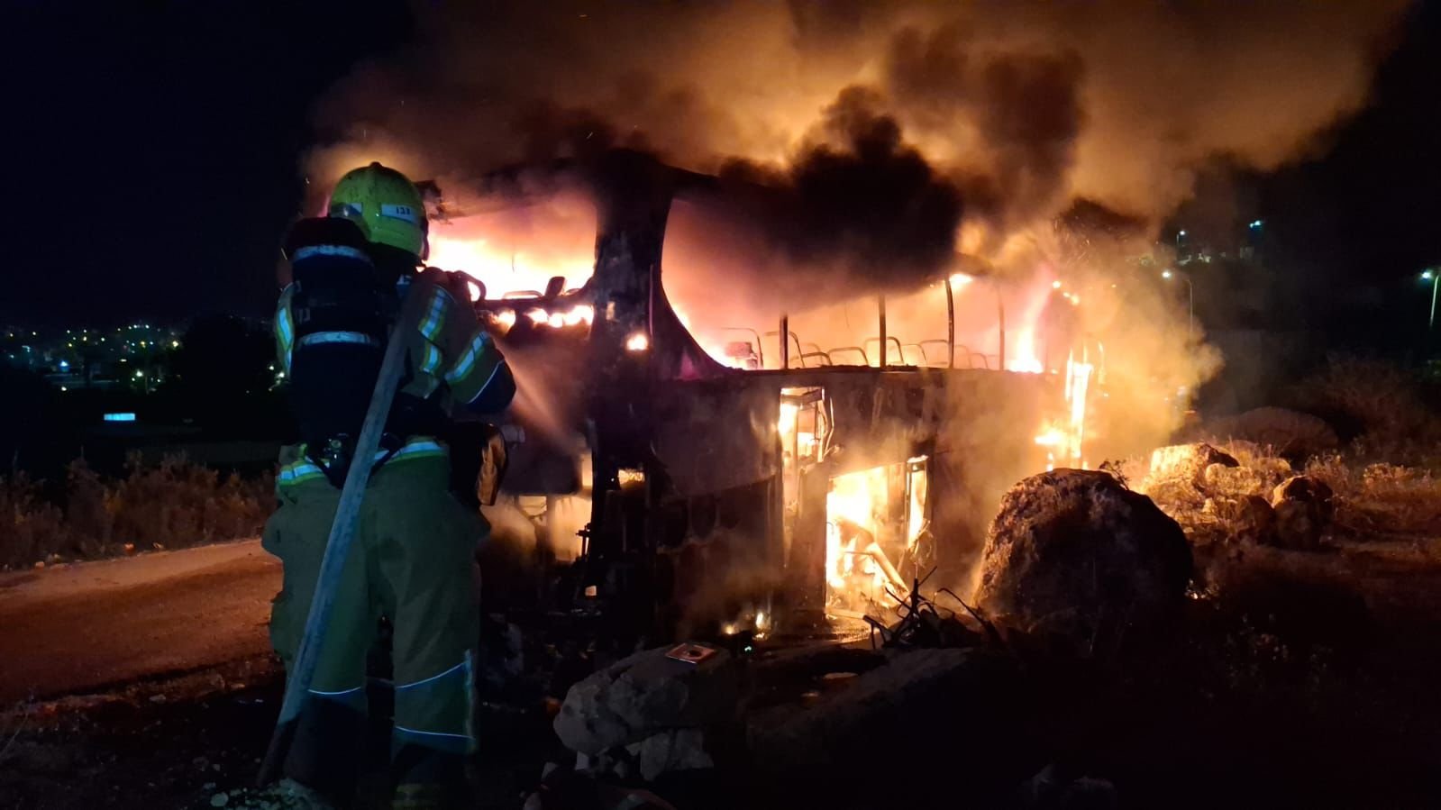 حريق يلتهم 4 حافلات في شفاعمرو دون إصابات-1