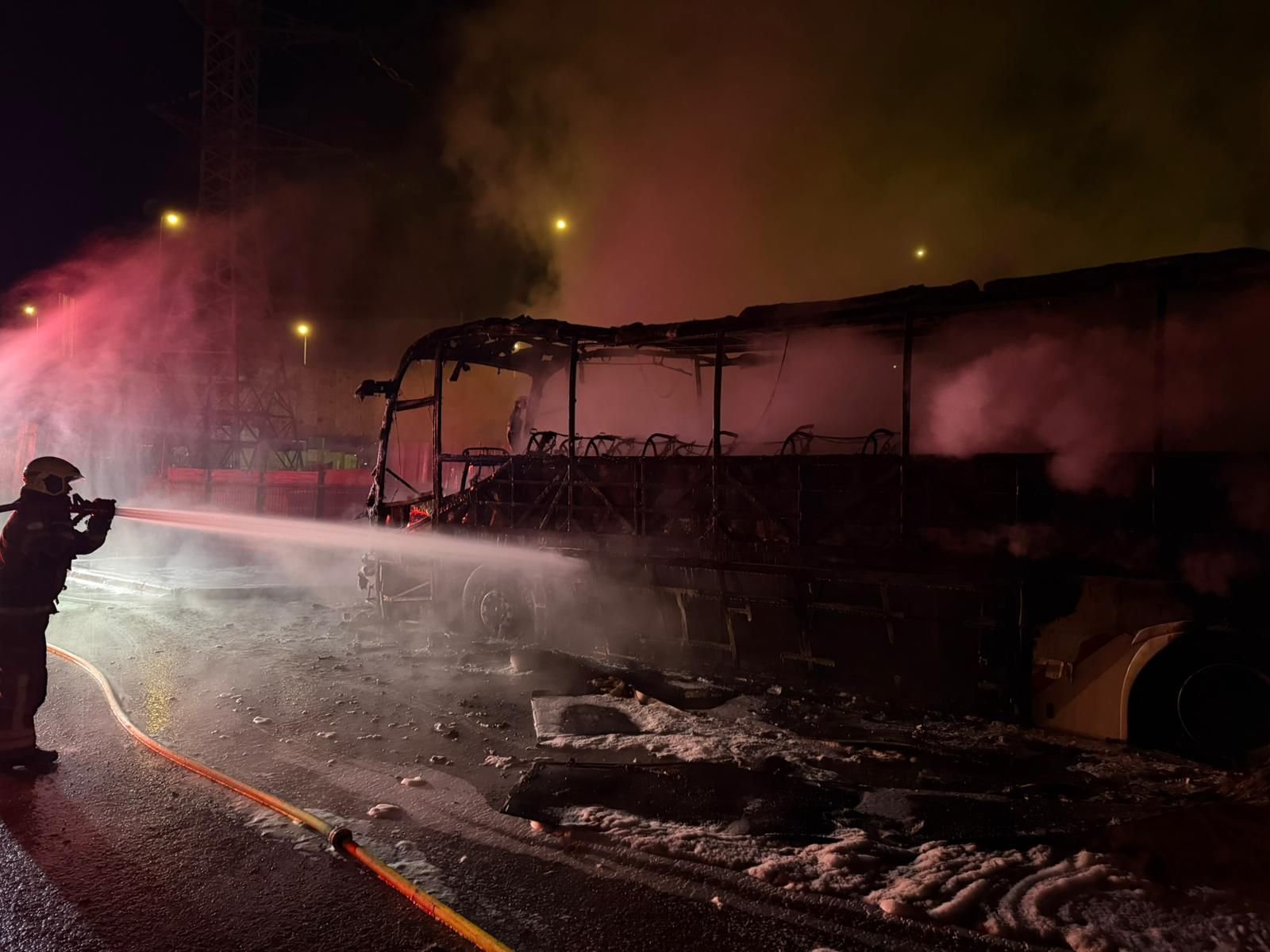 حريق يلتهم 4 حافلات في شفاعمرو دون إصابات-2