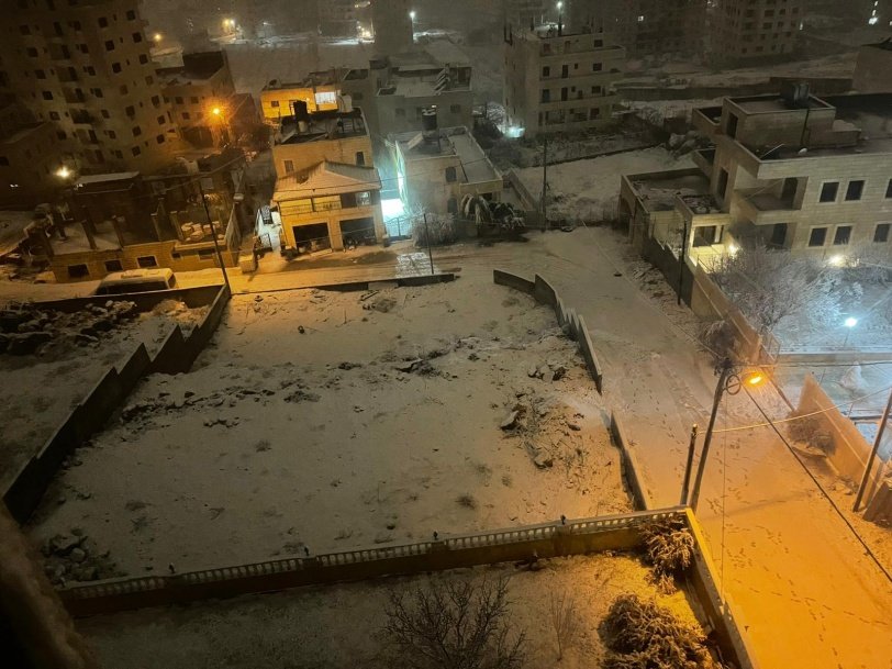 بالصور والفيديو: الثلوج تتراكم في مدينة القدس واحيائها-11