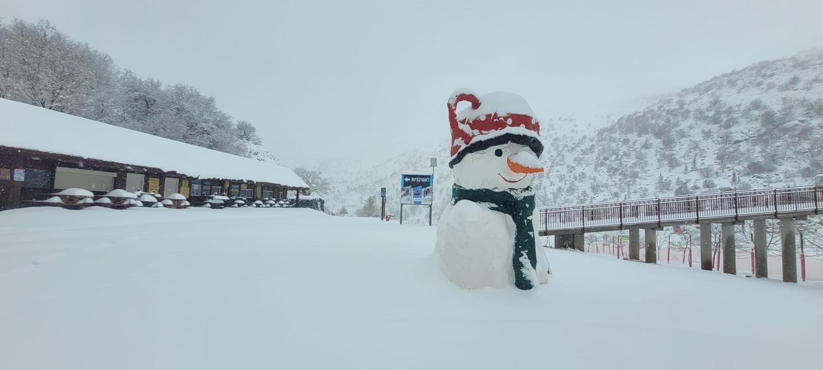 تساقط الثلوج وتراكمها على ارتفاع 50 سم في جبل الشيخ والموقع مغلق امام الزوار-5