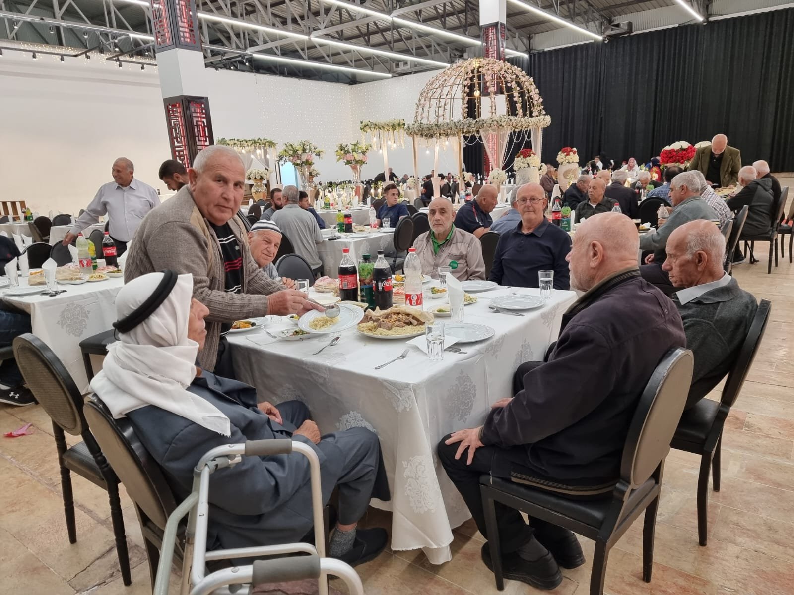 بمبادرة مفعال هبايس ومجلس التطوّع الإسرائيلي: إفطار رمضاني لكبار السن في الطيرة لحثهم على التطوّع-4