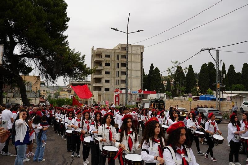 انطلاق مسيرة الأول من أيار في الناصرة  "ثمن الحرب يدفعه العمّال والفقراء"-11