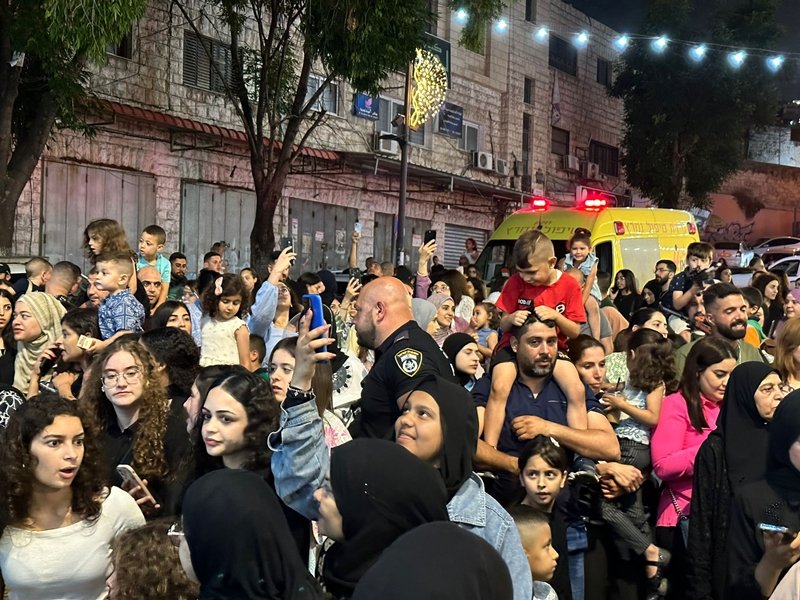 الناصرة تستقبل العيد بمسيرة خاصة-2