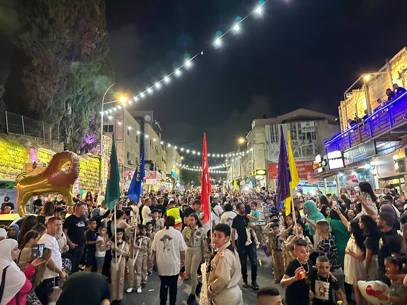 الناصرة تستقبل العيد بمسيرة خاصة-17