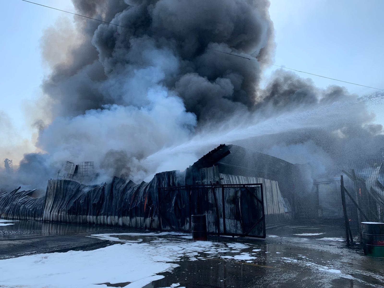 حريق هائل في مصنع قرب عكا-6