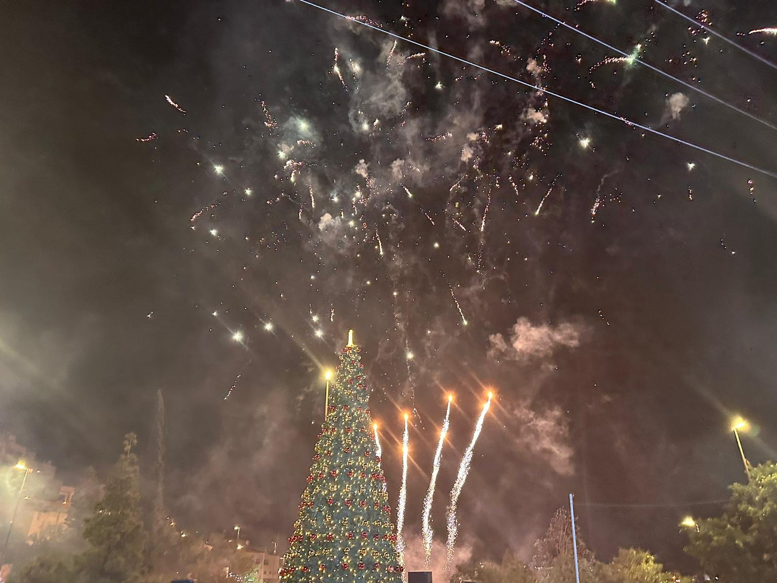 يافة الناصرة: شخصيات دينية وسياسية تحيي اضاءة شجرة عيد الميلاد-0