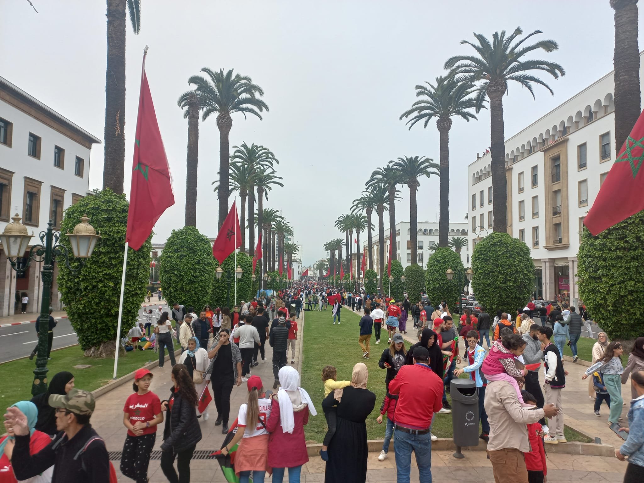 احتفالات عارمة في شوارع المملكة بعد انتصار المنتخب المغربي على بلجيكا‬-5