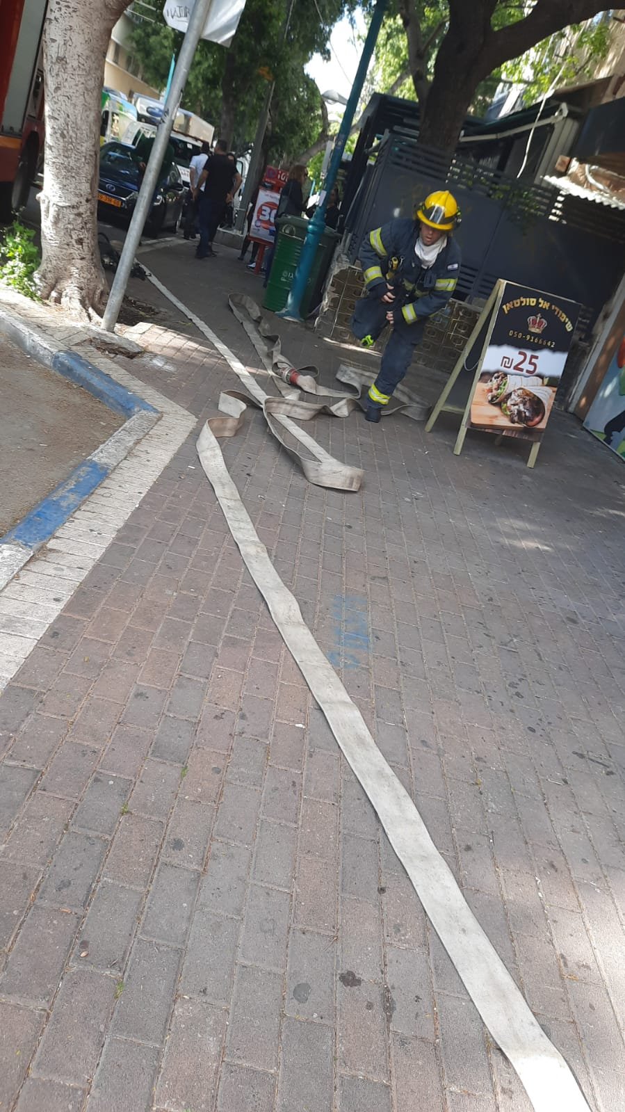 حيفا: تخليص عالقين من شقة سكنية جرّاء اندلاع حريق-1