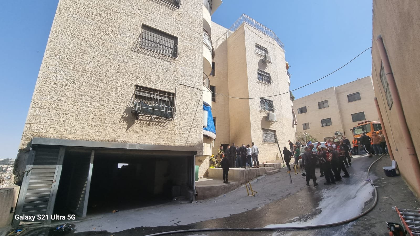 القدس:تخليص 8 عالقين أثر إندلاع حريق في بناية سكنية-0