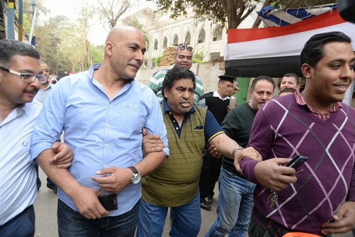 عدوية يغني للسيسي ويدلي بصوته فى الانتخابات المصرية-1