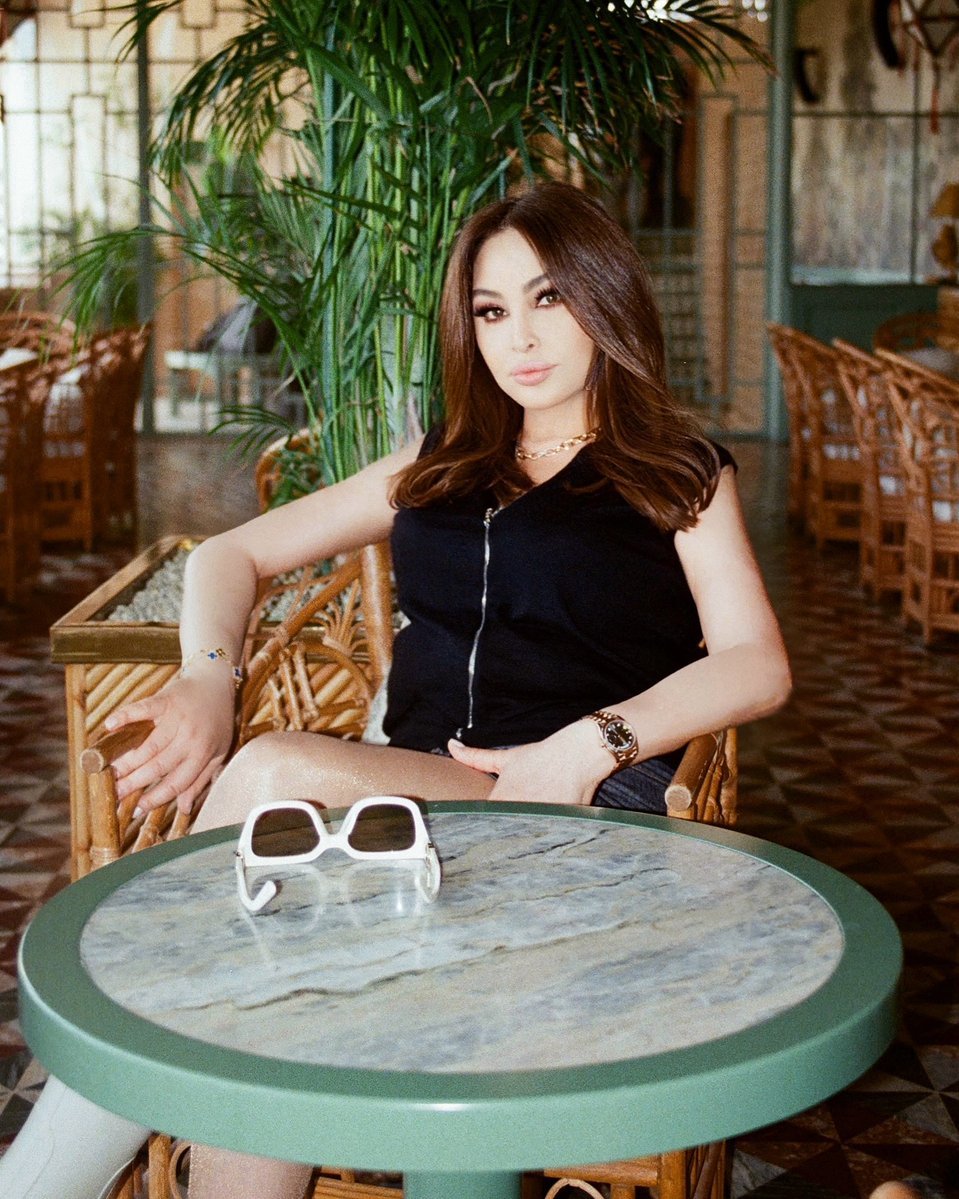 إليسا تُشعل مواقع التواصل بعد جلسة تصوير صيفية تثير الجدل-0
