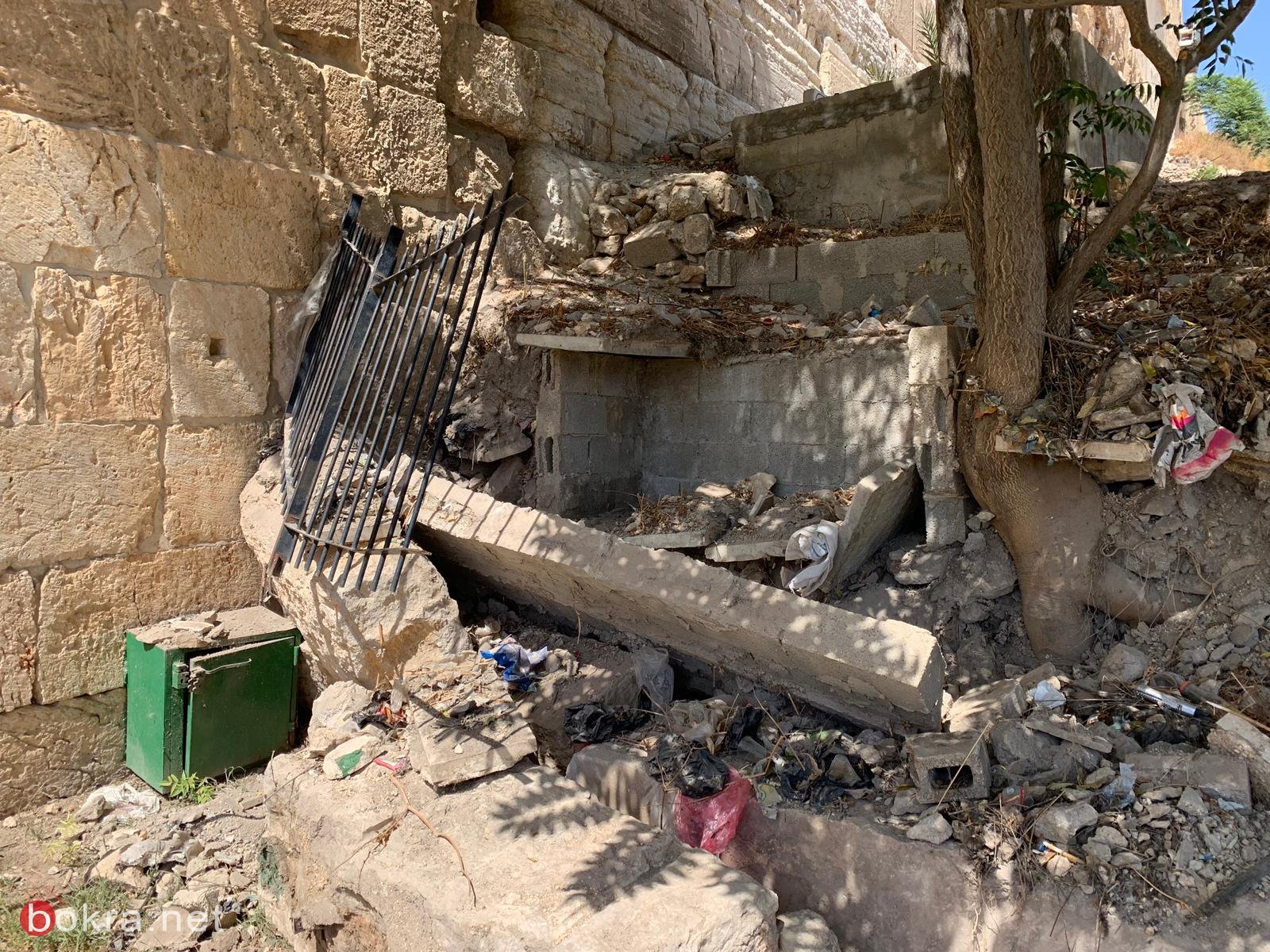 القدس : انهيار أجزاء من جدار مقبرة باب الرحمة-0