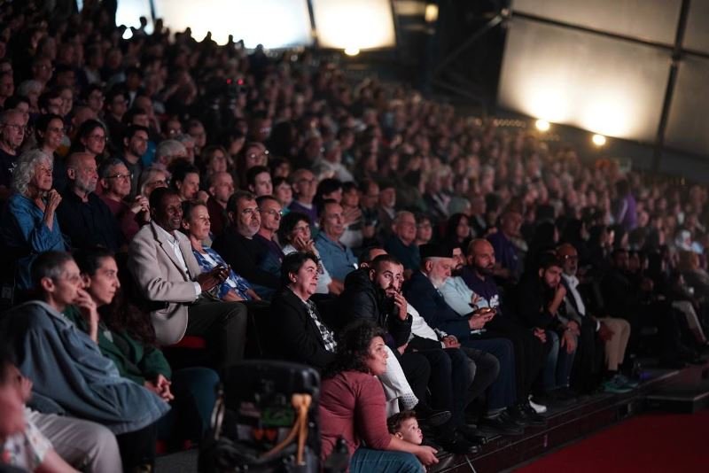 حيفا: آلاف المشاركين اليهود والعرب في اجتماع العقد لحراك نقف معًا