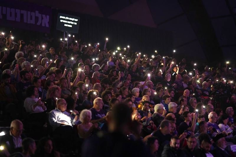 حيفا: آلاف المشاركين اليهود والعرب في اجتماع العقد لحراك نقف معًا