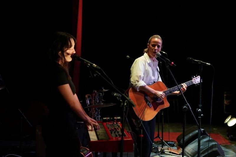 حيفا: آلاف المشاركين اليهود والعرب في اجتماع العقد لحراك نقف معًا