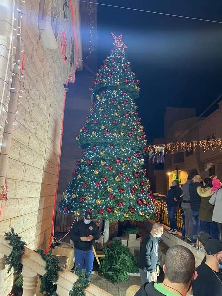 مجلس الطائفة الأرثوذكسية في الناصرة يحيي الوقفة الوطنية بعد حرق شجرتي الميلاد في سخني-1