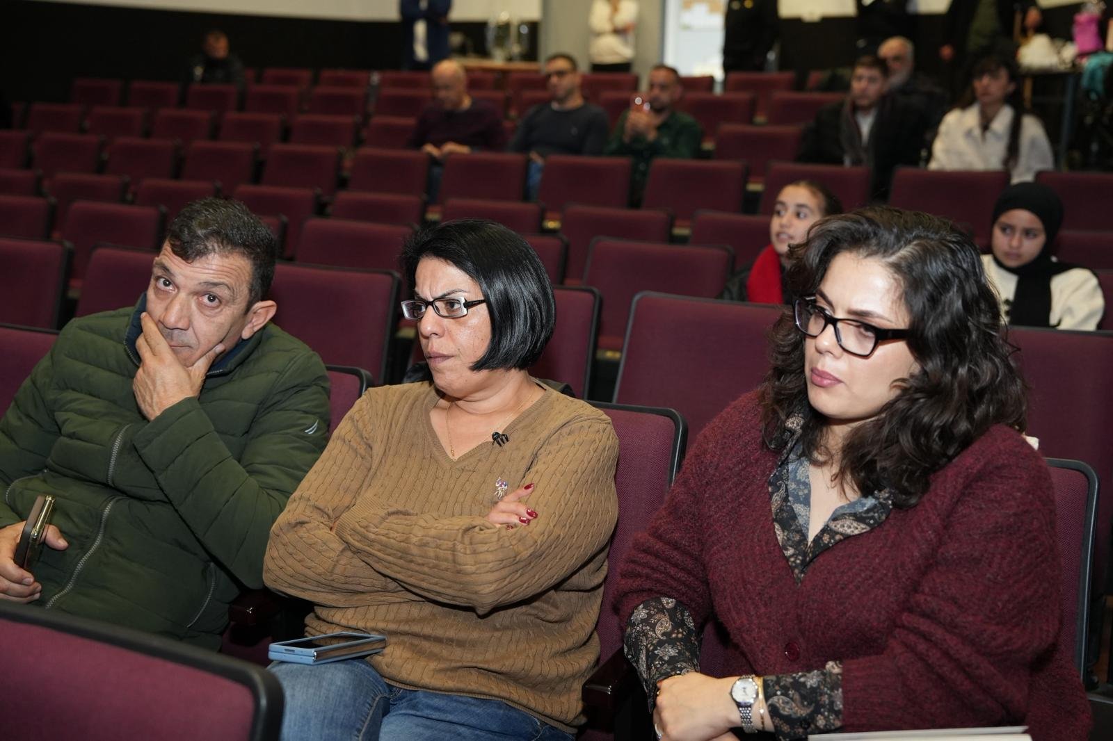 الطيبة: حفل إشهار رواية "دم على الأرصفة" بمشاركة واسعة ونقاش حول أثر الجريمة على المجتمع-9