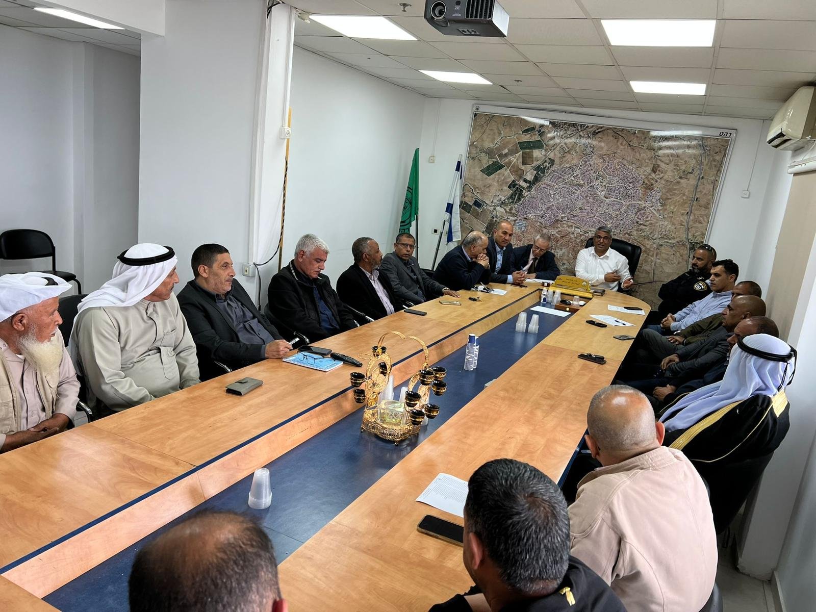 إجتماع للجنة محاربة العنف برهط بدعوة من رئيس اللجنة عطا ابو مديغم رئيس بلدية رهط-9