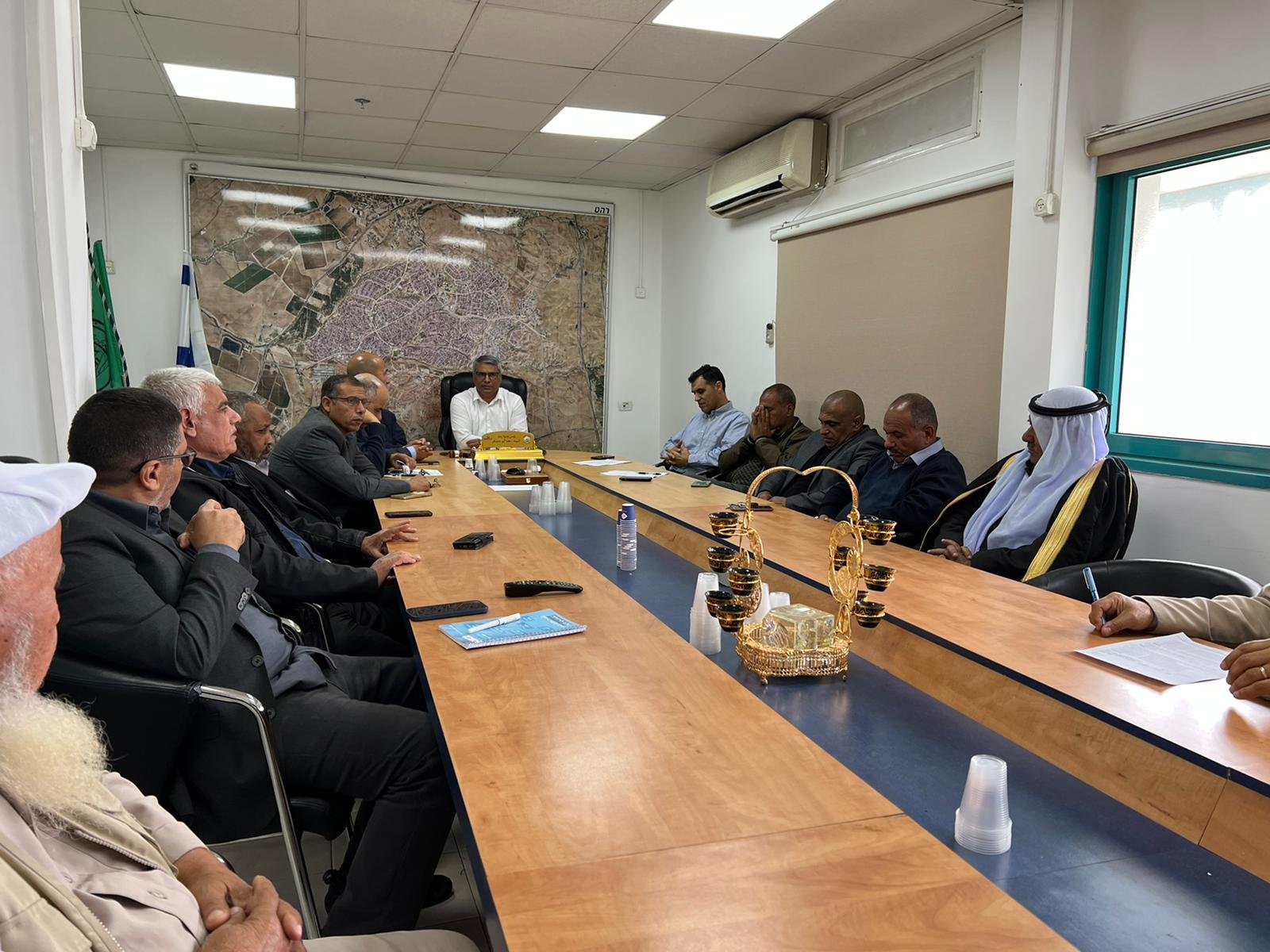 إجتماع للجنة محاربة العنف برهط بدعوة من رئيس اللجنة عطا ابو مديغم رئيس بلدية رهط-13