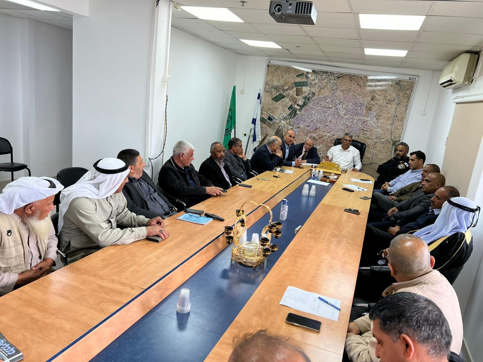 إجتماع للجنة محاربة العنف برهط بدعوة من رئيس اللجنة عطا ابو مديغم رئيس بلدية رهط-17