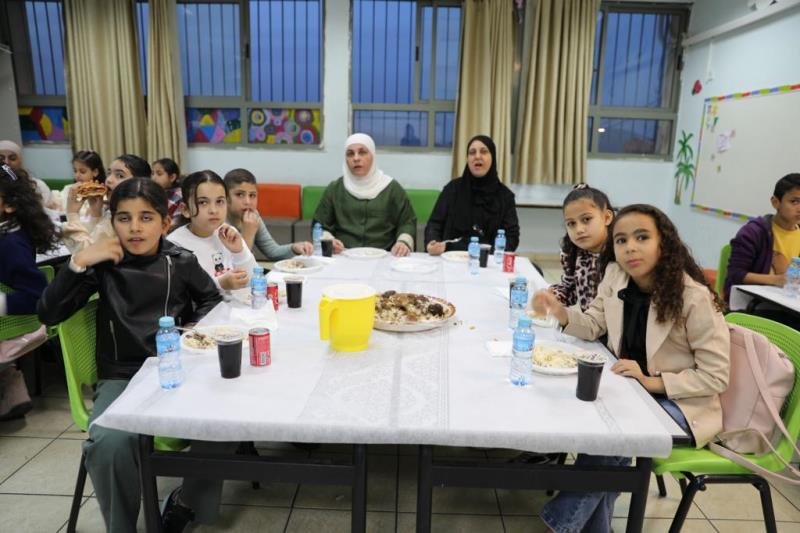 مدرسة نين الابتدائية تنظم مائدة افطار جماعية لطلاب المدرسة-36