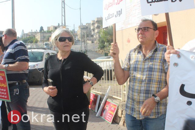 الرينة: وقفة احتجاجية وهتافات صارمة ضد زيارة ثيوفيلوس صباح اليوم الاحد-16