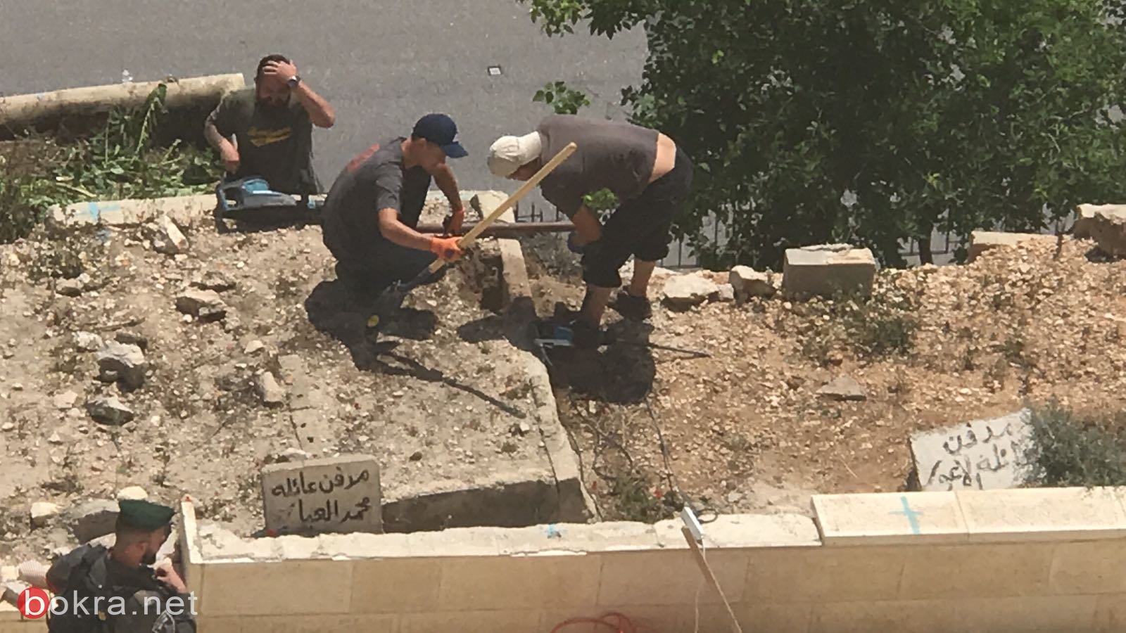 الاحتلال يداهم مقبرة "باب الرحمة" في القدس-1