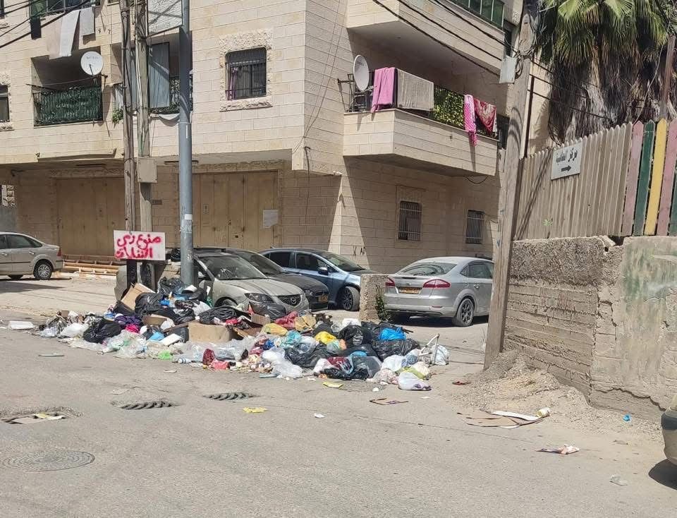 كفر عقب تغرق في النفايات: أزمة حادة والسكان في دائرة الخطر-2
