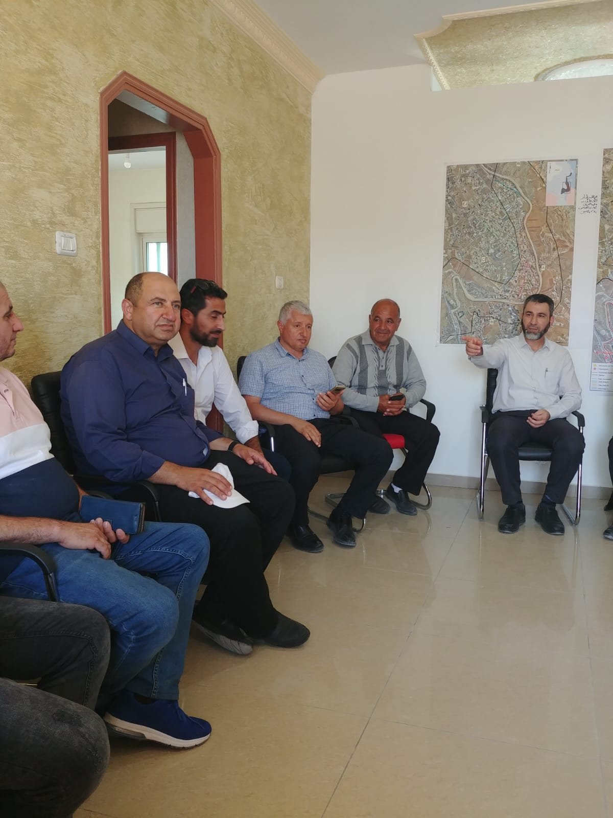 الوفاء والإصلاح في زيارة لأصحاب البيوت المهدومة في منطقة وادي حمص في صورباهر– القدس-3