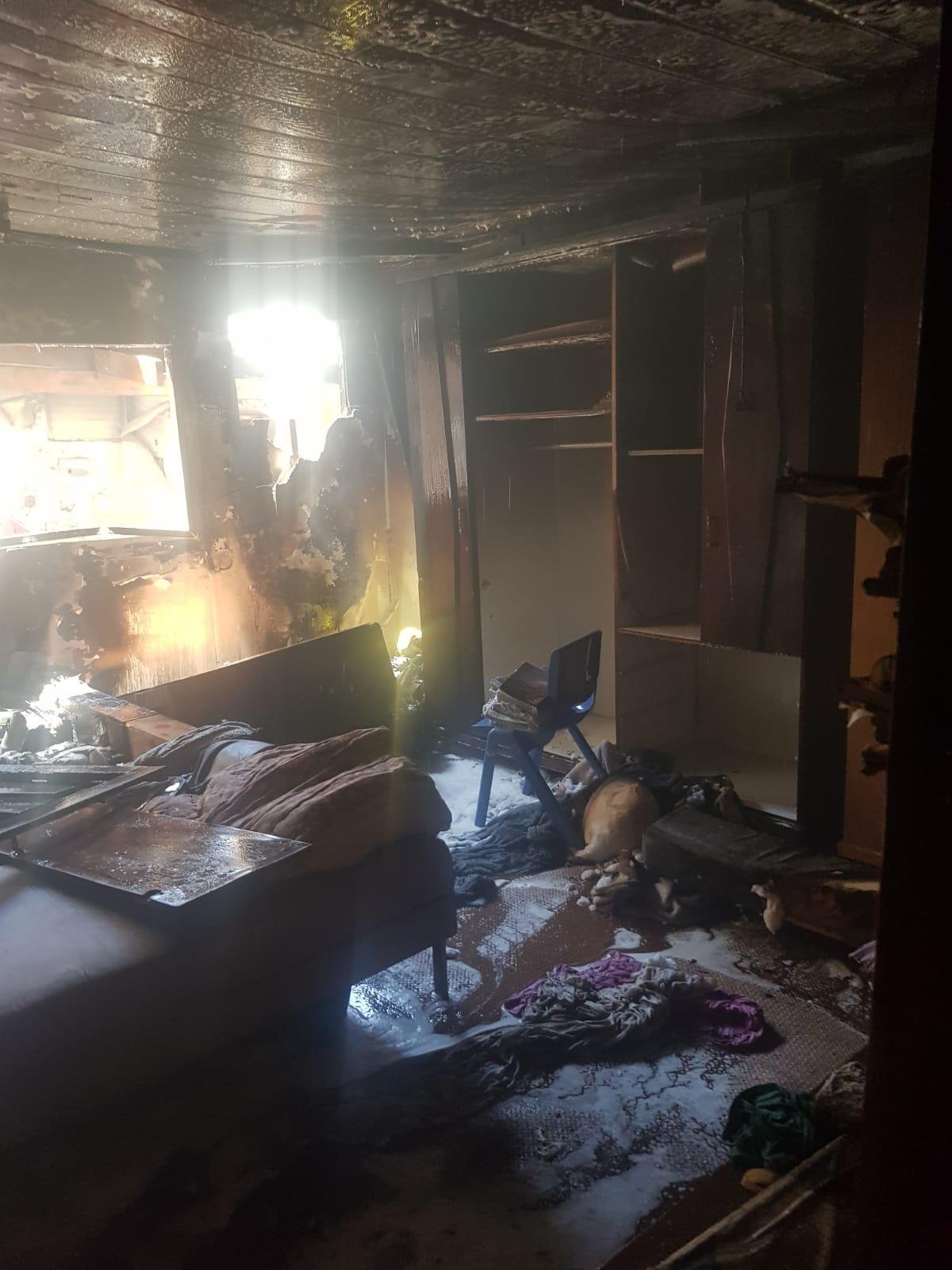 اندلاع حريق داخل منزل في حي الجواريش في الرملة-0