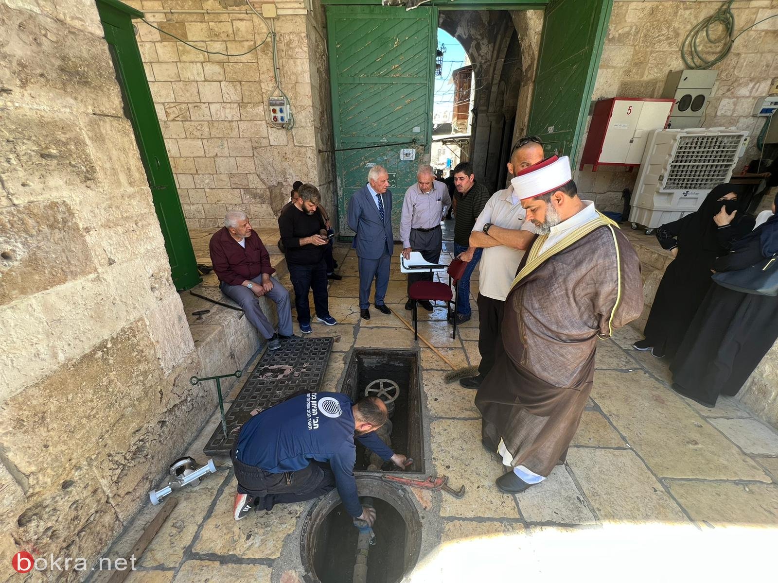 اوقاف القدس تشرع بإصلاح عطل في أنابيب المياه في الاقصى-2