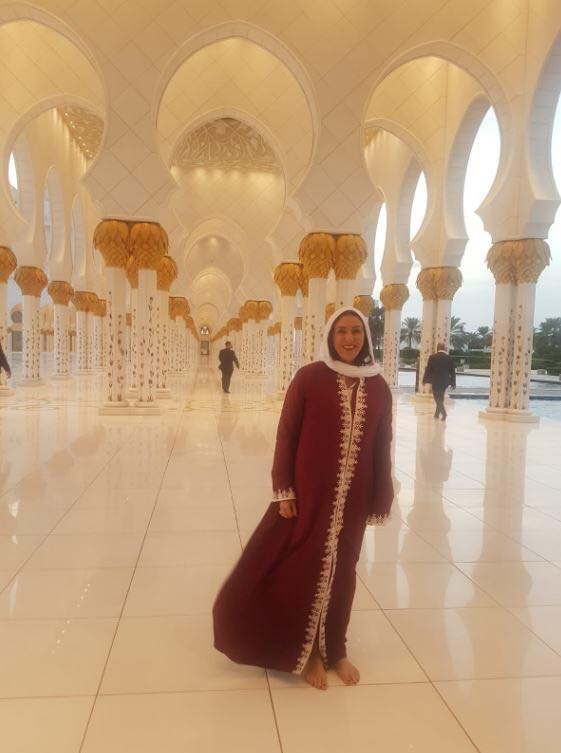 مرتدية الحجاب .. ميري ريغيف تتجول في مسجد الشيخ زايد بأبو ظبي!-3