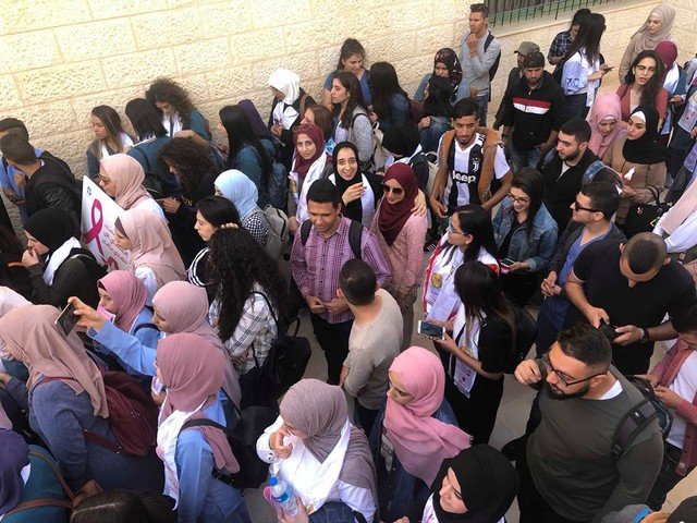 جنين: مسيرة كشفيّة ومؤتمر في الجامعة العربيّة الأمريكيّة لمحاربة سرطان الثدي‎-8