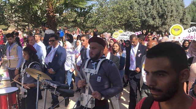 جنين: مسيرة كشفيّة ومؤتمر في الجامعة العربيّة الأمريكيّة لمحاربة سرطان الثدي‎-23