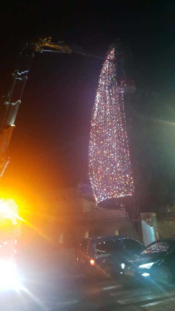 الناصرة تستعد لإضاءة شجرة الميلاد في مركز القديس انطون مساء الأحد-2