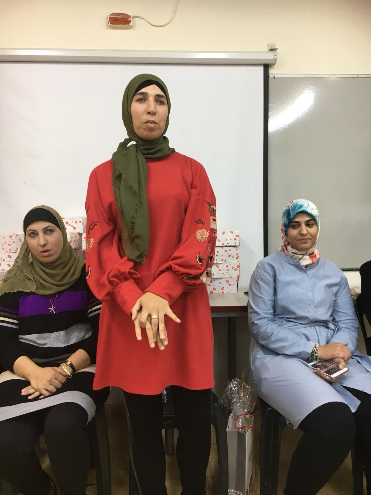 لجنة اولياء امور الطلاب في المدرسة الجماهيرية بير الامير -الناصرة تكرّم المعلم بمناسبة يوم المعلم-9
