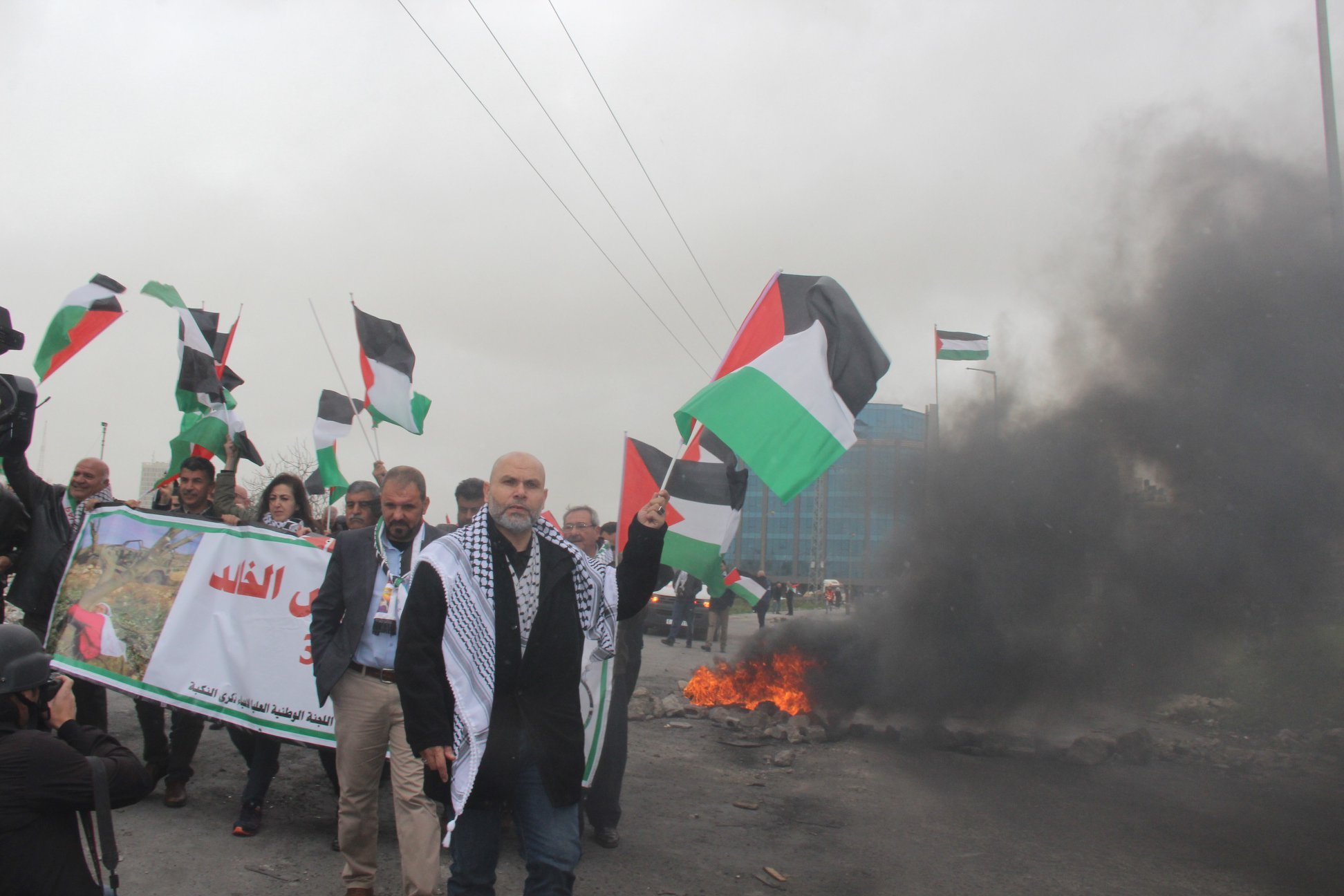 شهيدان ومئات الجرحى جراء قمع الاحتلال مسيرات يوم الأرض السلمية في الضفة وغزة -5
