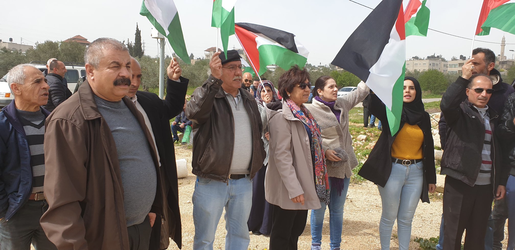 شهيدان ومئات الجرحى جراء قمع الاحتلال مسيرات يوم الأرض السلمية في الضفة وغزة -15