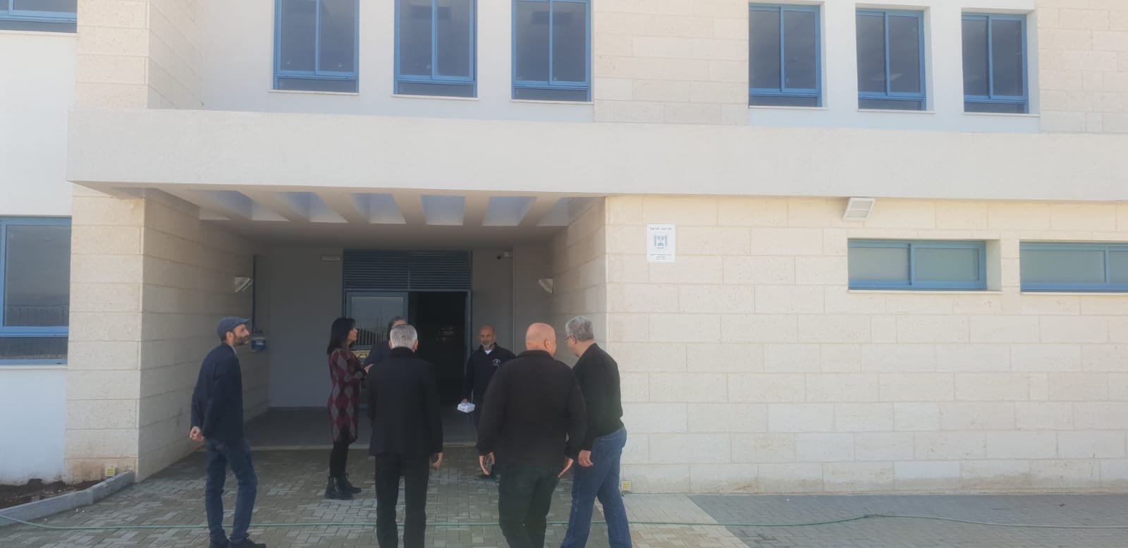 قريبًا.. افتتاح مدرسة البيروني في الناصرة .. رئيس البلدية يتفقد ويسلم المفاتيح لمديرتها-4