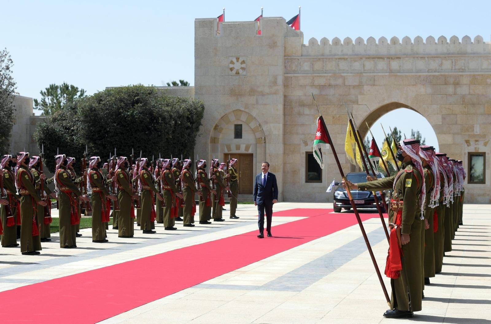 الرئيس الإسرائيلي يصل الأردن ويلتقي بالملك عبد الله الثاني-4