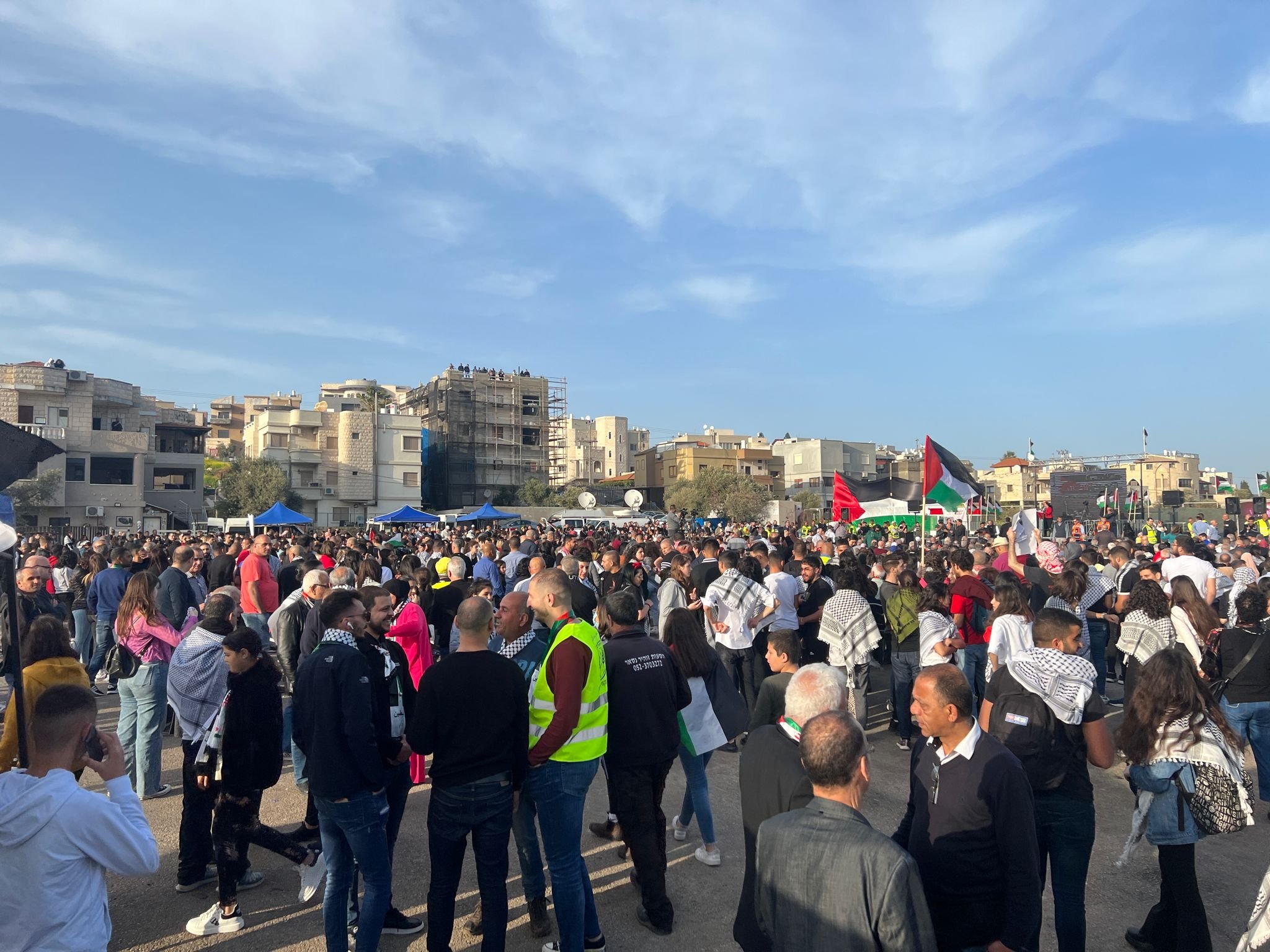 بمشاركة الآلاف| اختتام مسيرة يوم الأرض بمهرجان في دير حنا-11
