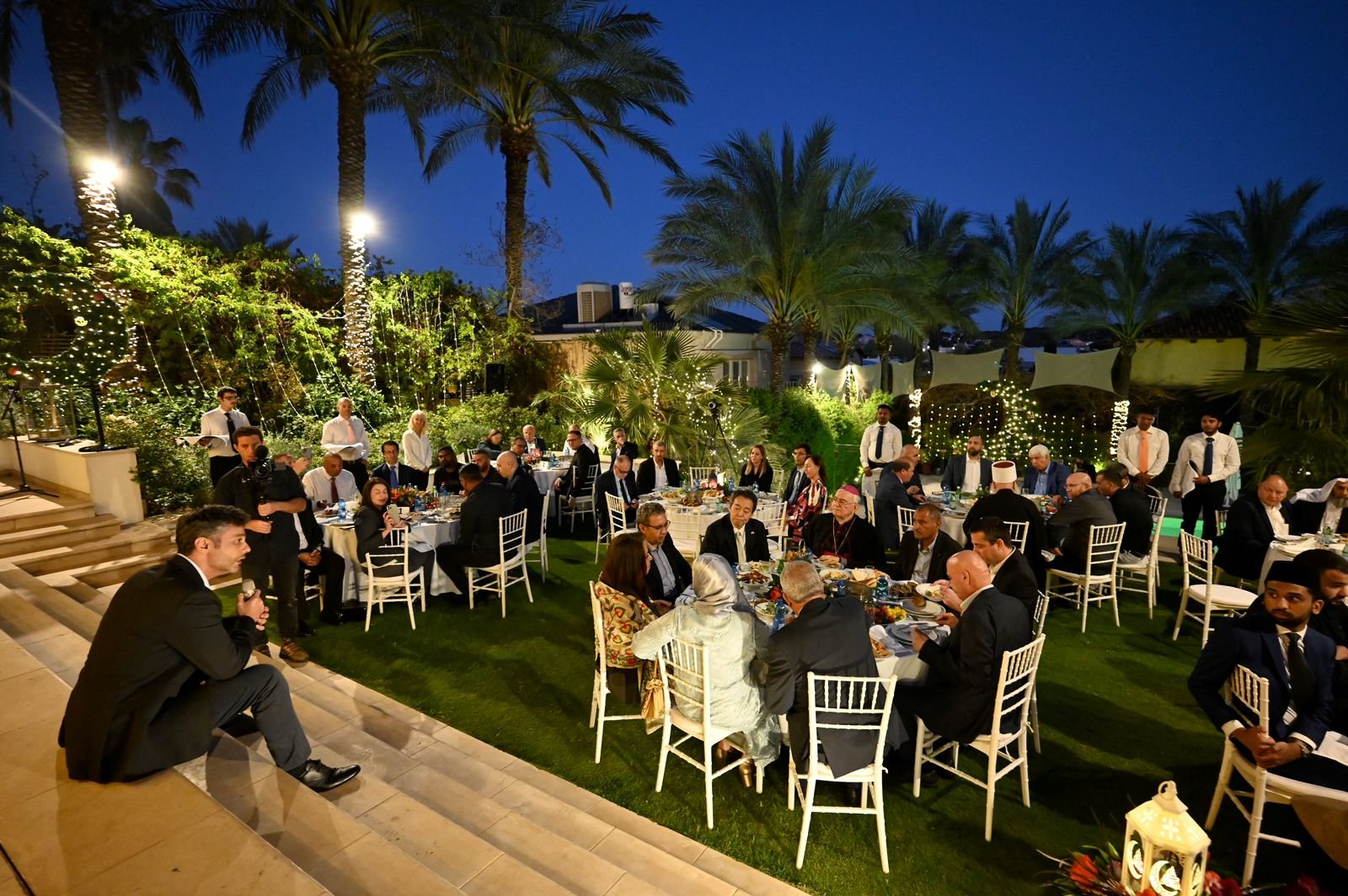 إفطار رمضاني جماعي في بيت السفير الإماراتي في إسرائيل بمشاركة شخصيات بارزة-0