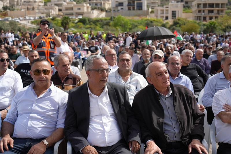 غزة في صلب الحدث: اختتام مهرجان يوم الأرض في دير حنا بمشاركة الآلاف-32