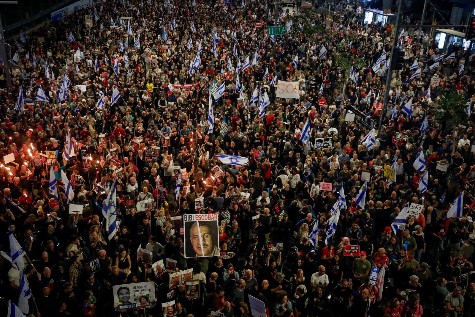 آلاف المتظاهرين يغلقون شوارع في تل أبيب واندلاع اشتباكات مع الشرطة-2