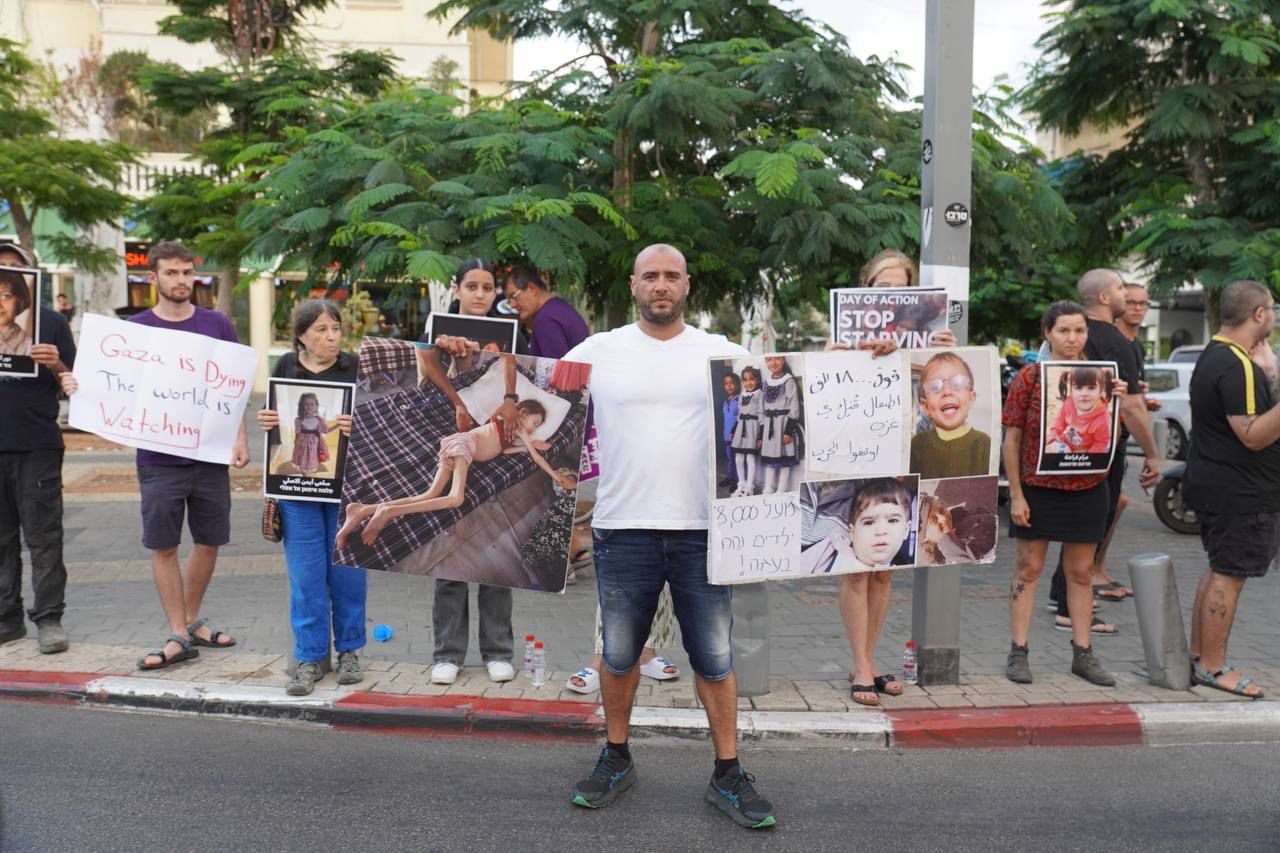 نقف معًا يصعد الاحتجاجات ضد التجويع: وقفات وتشويش ودعوات للتظاهر الخميس في تل أبيب والجمعة في مداخل البلدات-2