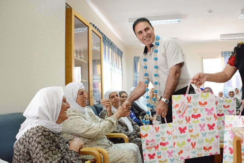 رئيس مجلس كفرمندا يعايد المسنين بمناسبة حلول عيد الاضحى المبارك -8