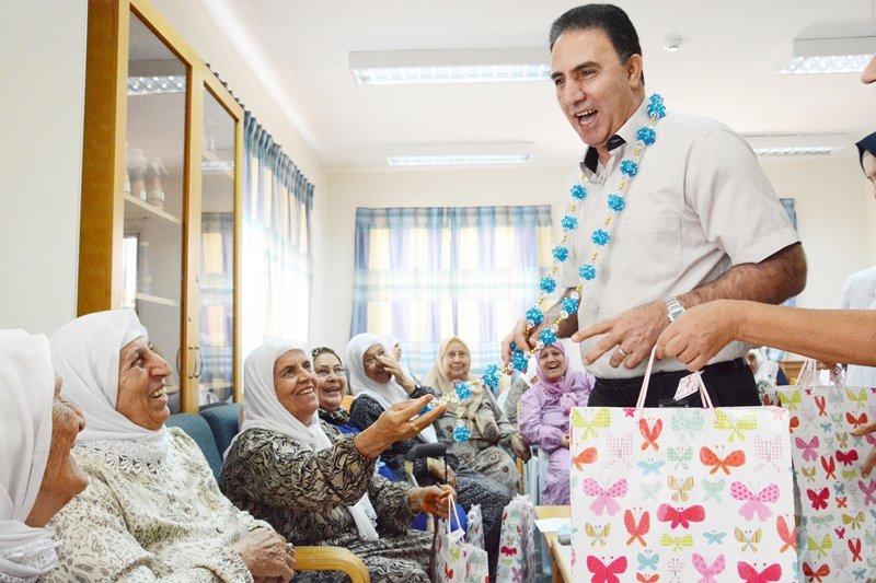 رئيس مجلس كفرمندا يعايد المسنين بمناسبة حلول عيد الاضحى المبارك -9