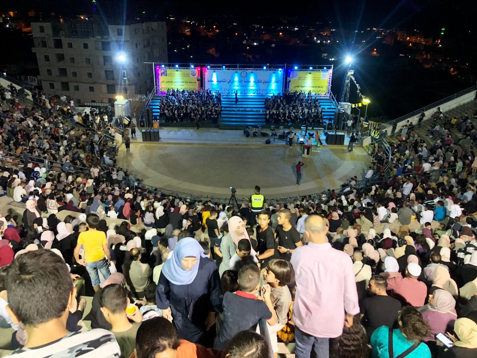 صندوق وقفية القدس يرعى حفل تكريم أوائل طلبة الثانوية العامة لنادي شباب ابو ديس-1