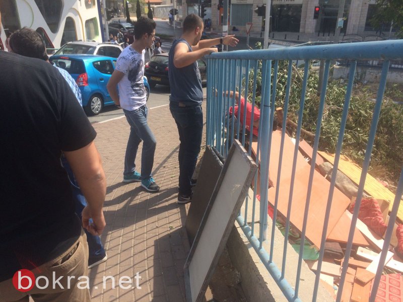 بلدية الناصرة تستنكر فعل ناشطي الجبهة والحزب بالقاء نفايات في موقف سيارات-0